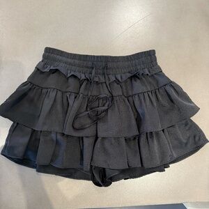 Black tiered mini skort